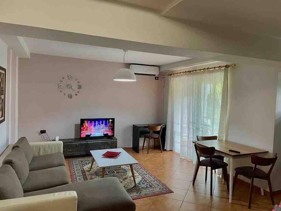 Apartment In Skanderbeg Square - Tirana Center 1 Екстериор снимка